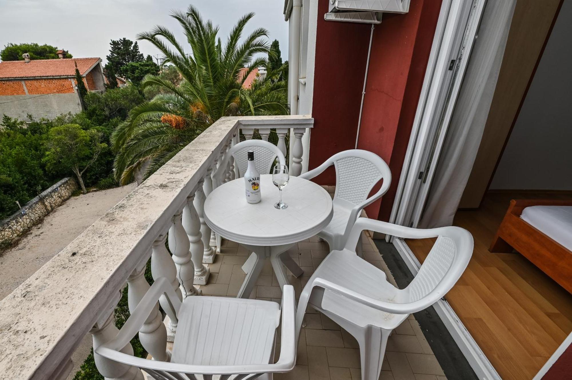 Seagull Pool Apartments & Studios Novalja Luaran gambar