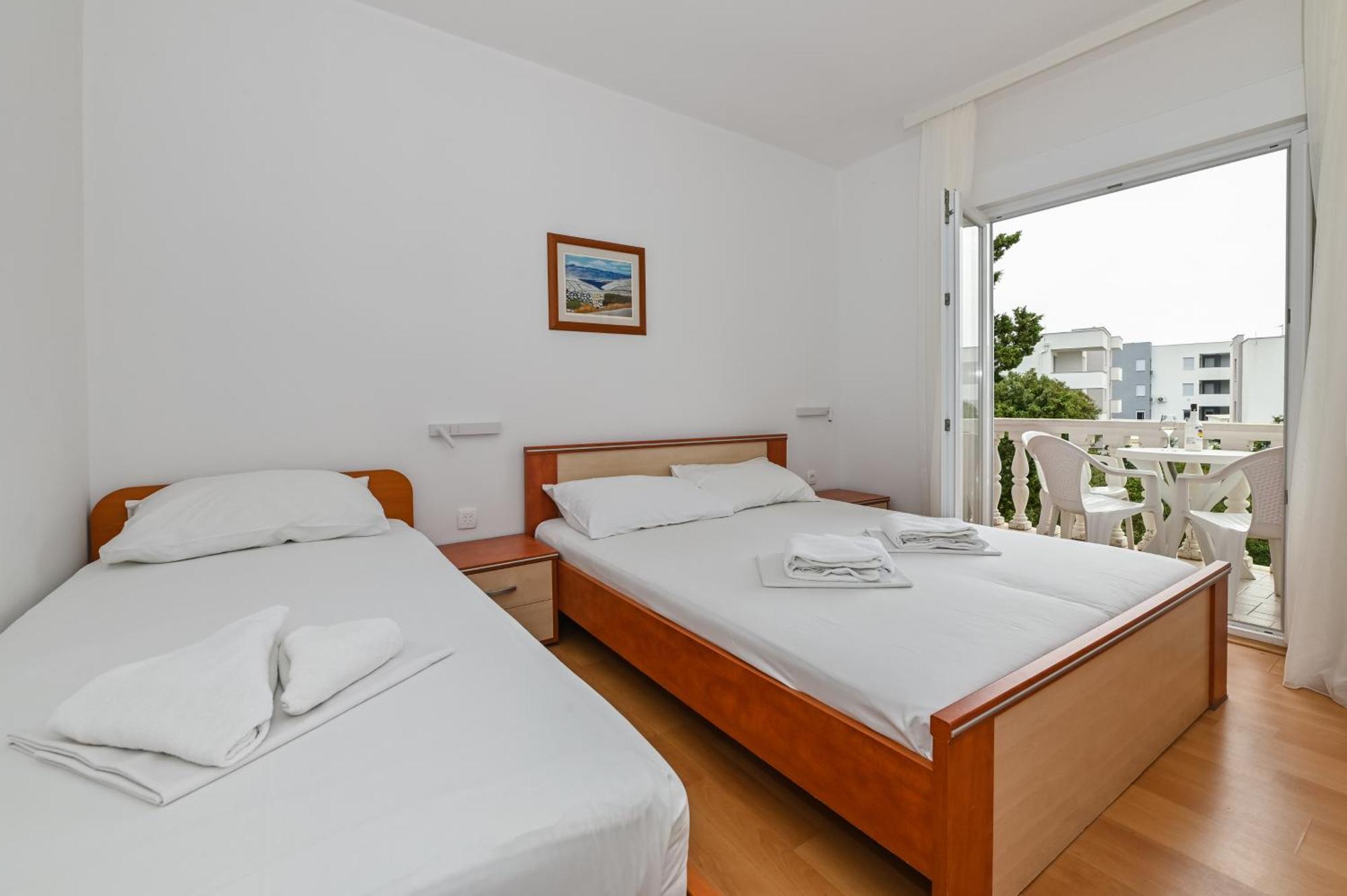 Seagull Pool Apartments & Studios Novalja Luaran gambar