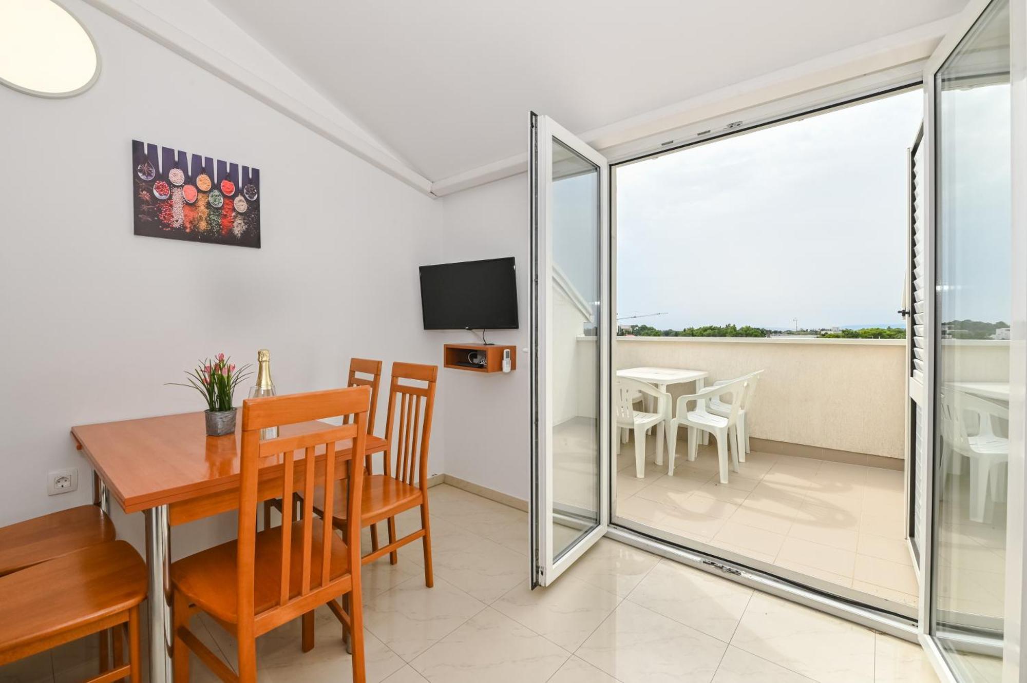 Seagull Pool Apartments & Studios Novalja Luaran gambar