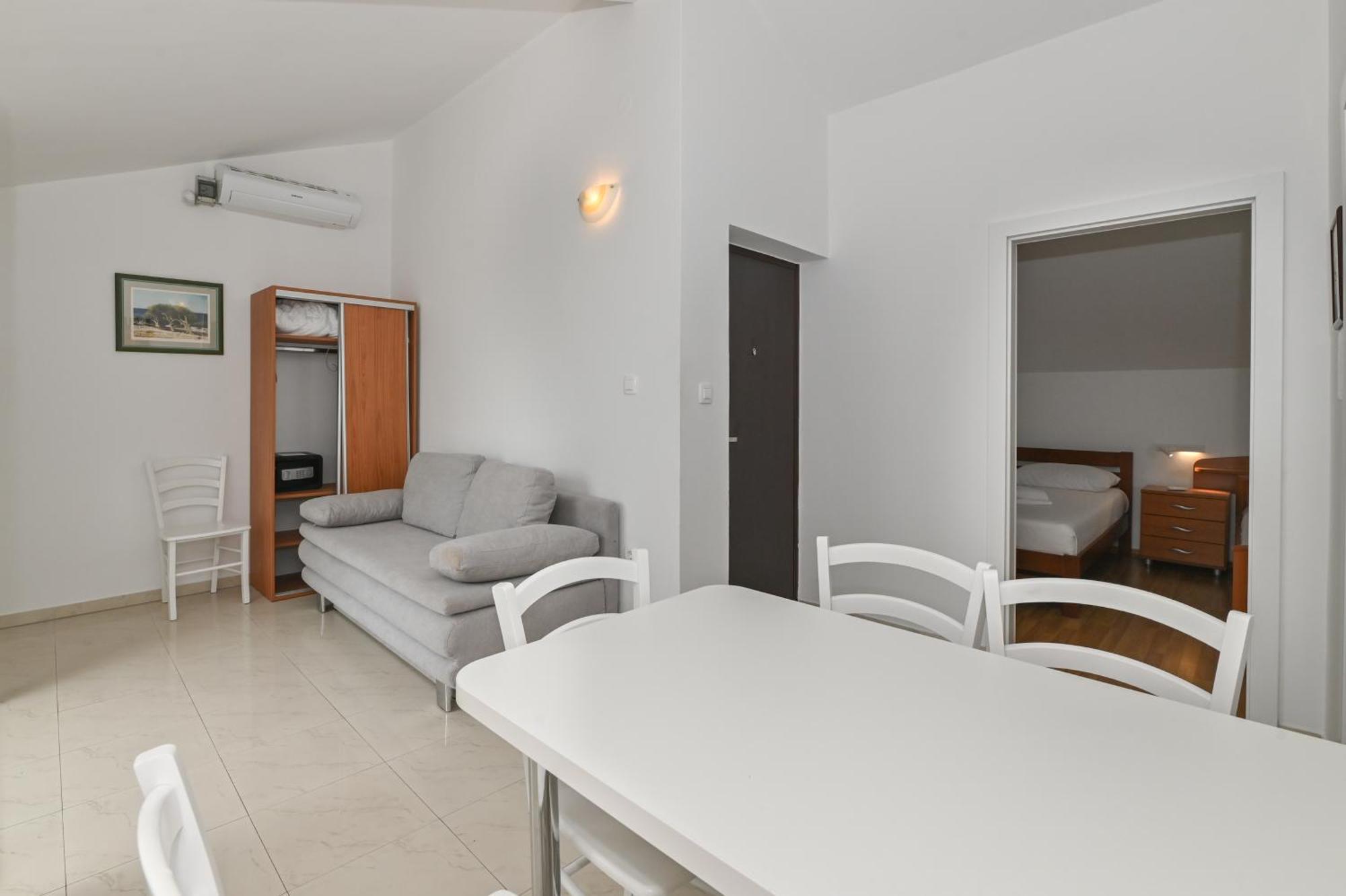Seagull Pool Apartments & Studios Novalja Luaran gambar