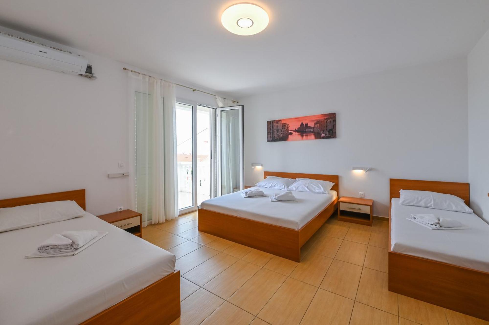 Seagull Pool Apartments & Studios Novalja Luaran gambar