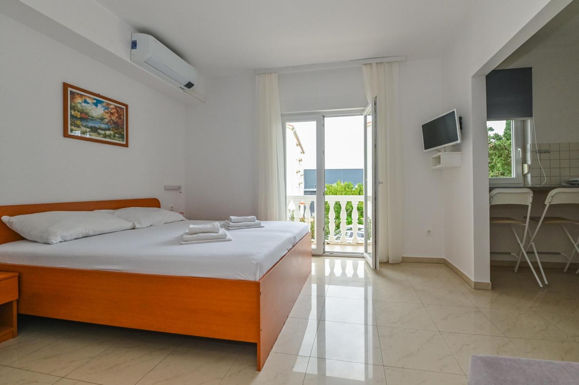 Seagull Pool Apartments & Studios Novalja Luaran gambar
