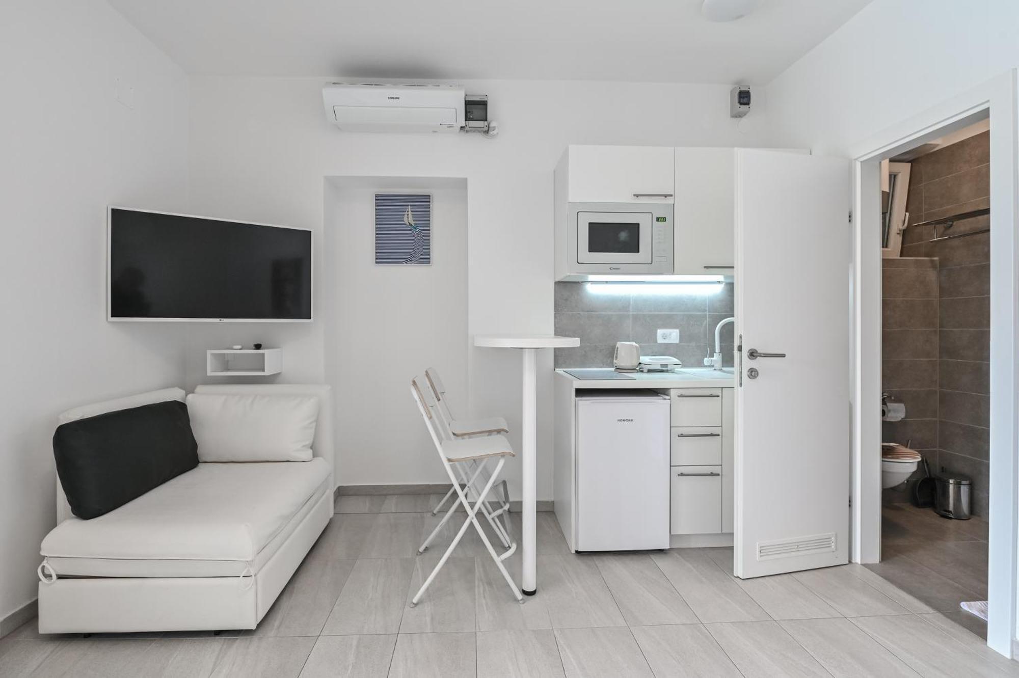 Seagull Pool Apartments & Studios Novalja Luaran gambar