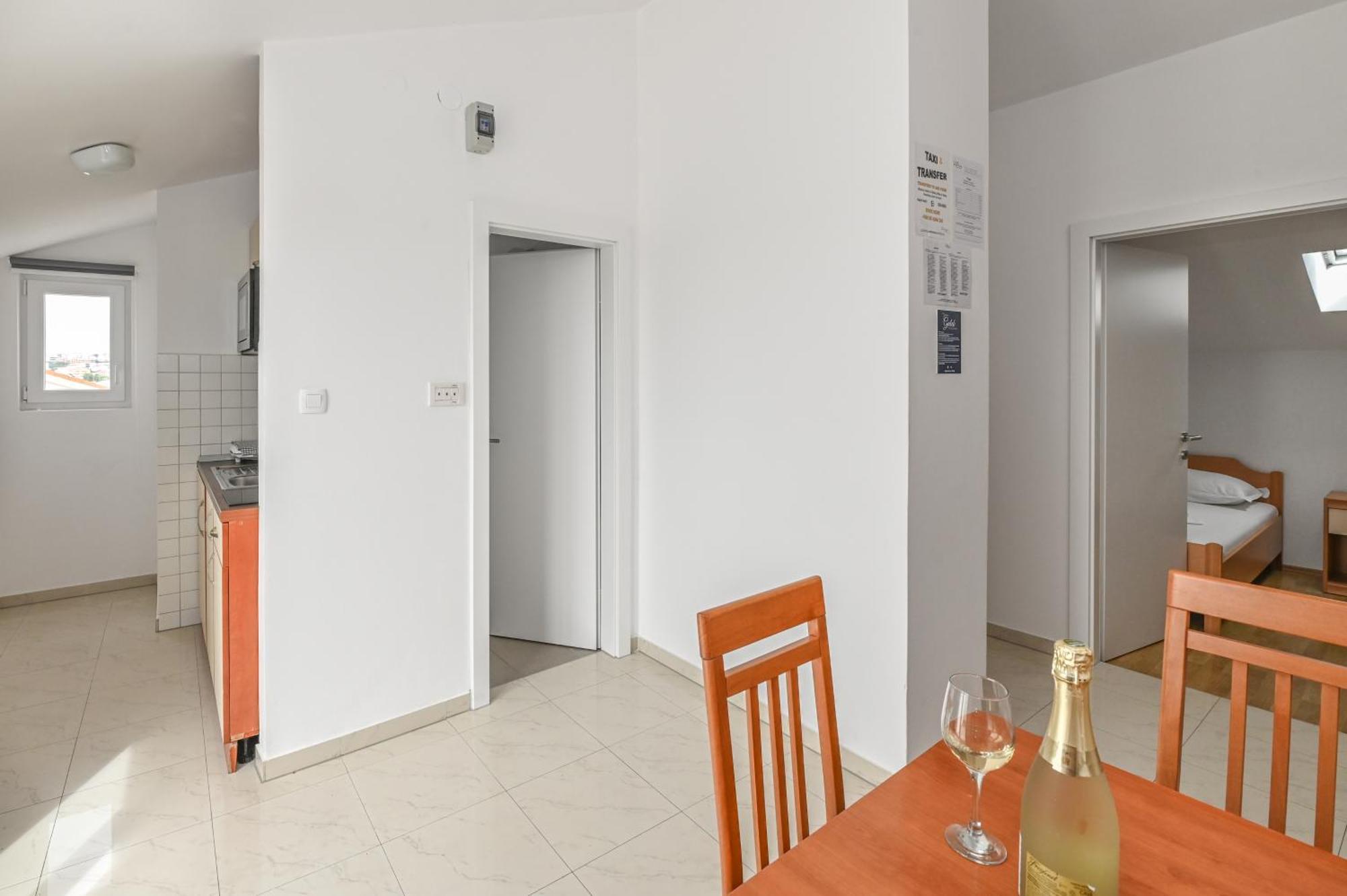 Seagull Pool Apartments & Studios Novalja Bilik gambar