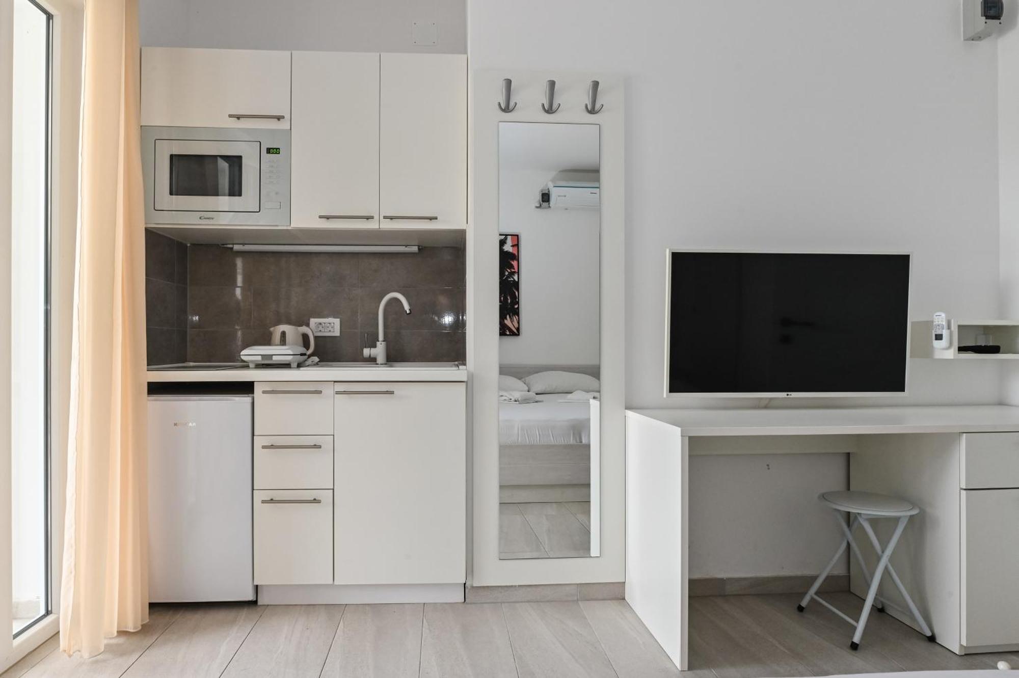 Seagull Pool Apartments & Studios Novalja Bilik gambar