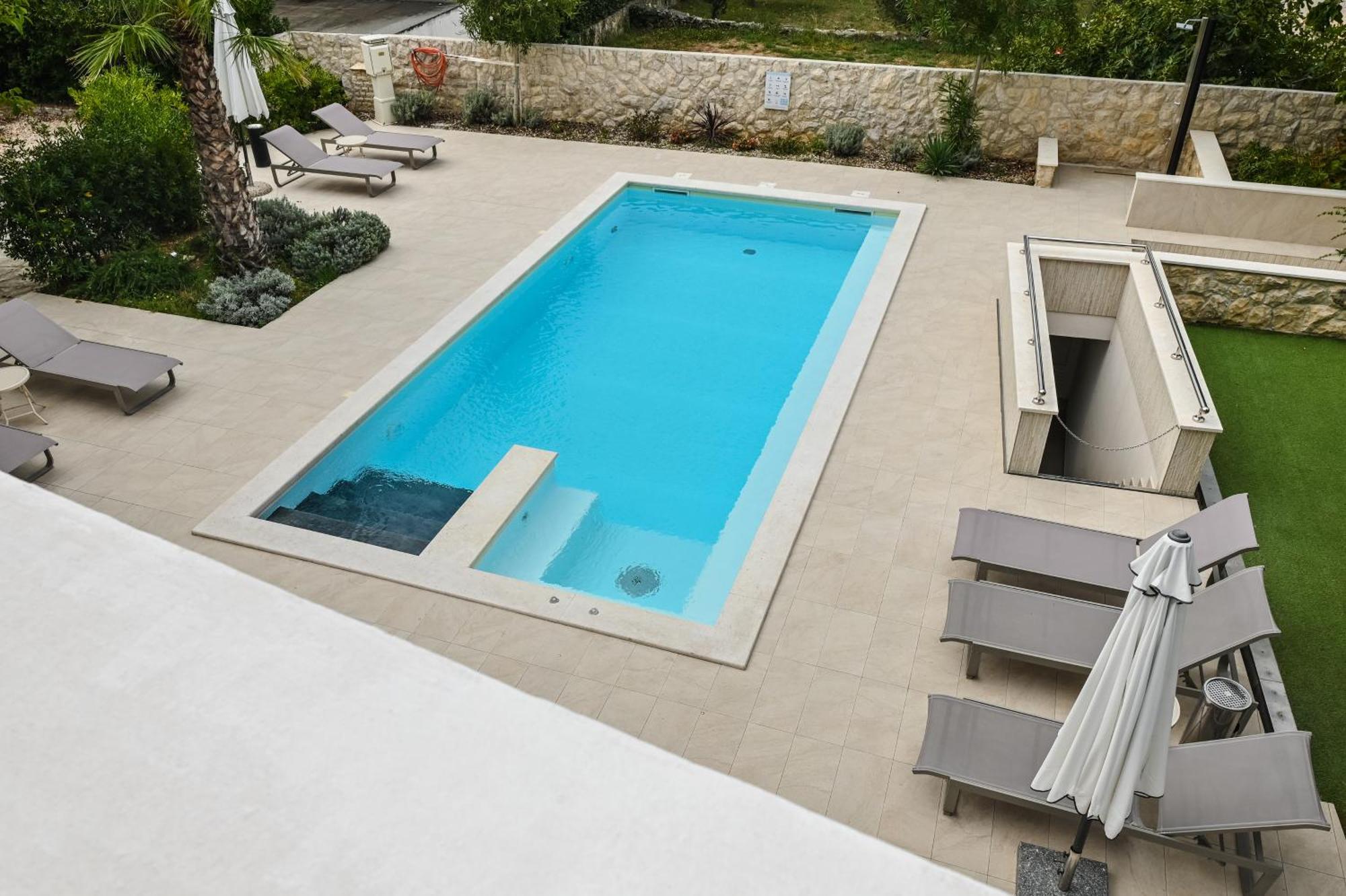 Seagull Pool Apartments & Studios Novalja Bilik gambar